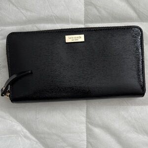 Kate Spade Glossy Black Zip Wallet